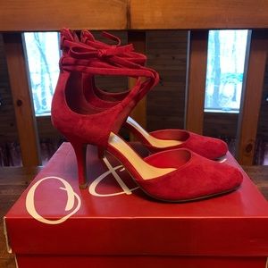 Womens red suede pumps